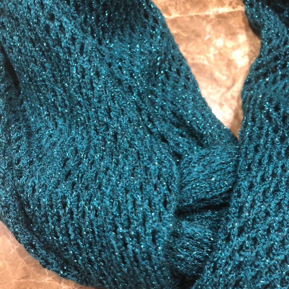 Scarf - Picture 2 of 3